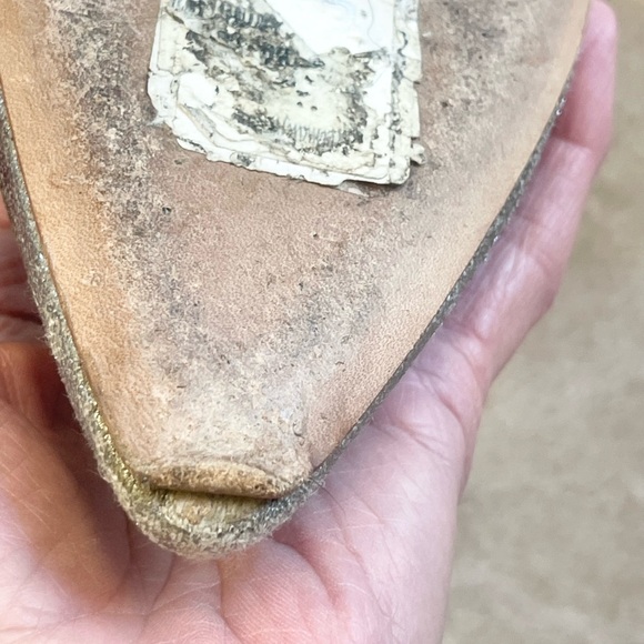 Incredible vintage Manolo Blahnik Silver fabric and leather sling backs! - Picture 13 of 17